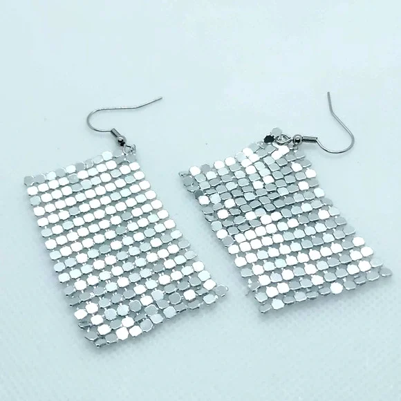 Silver Shiny Earrings Metal Mesh Grid Sequins Tassel Trendy  Slinky Earrings - Picture 4 of 6